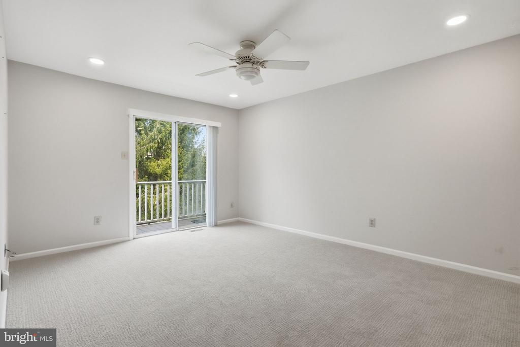 965 ROUNDHOUSE COURT
