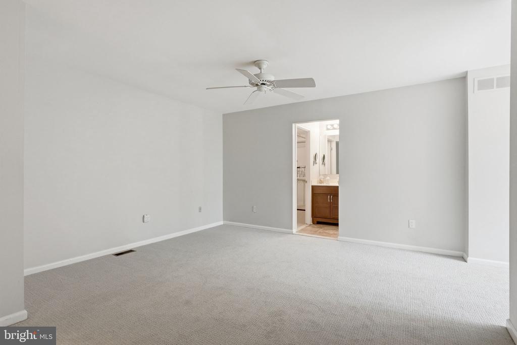 965 ROUNDHOUSE COURT