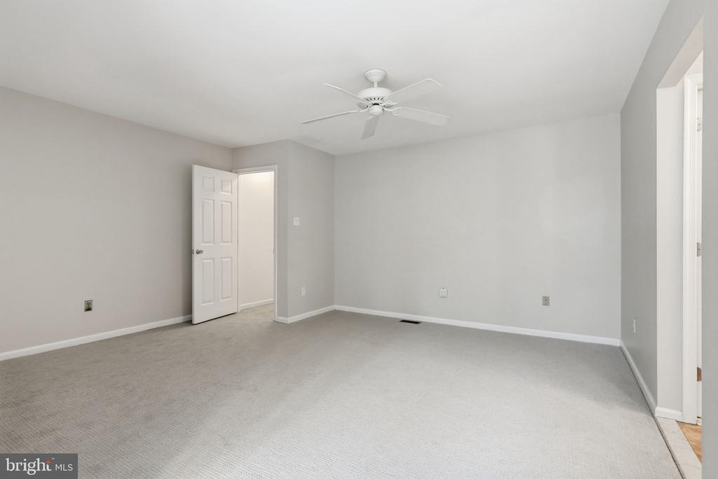 965 ROUNDHOUSE COURT