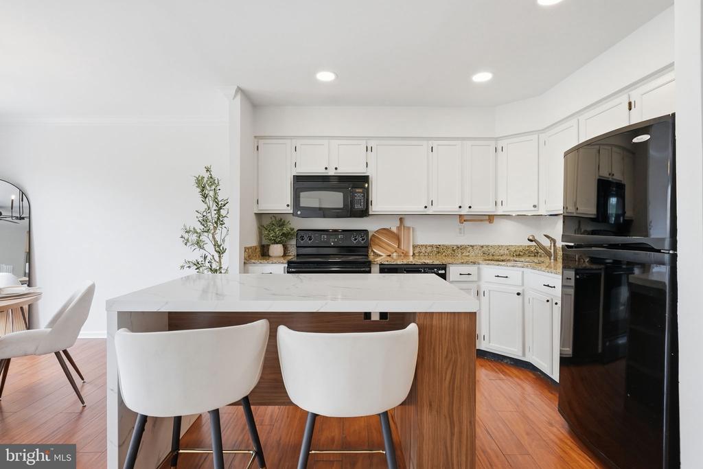965 ROUNDHOUSE COURT