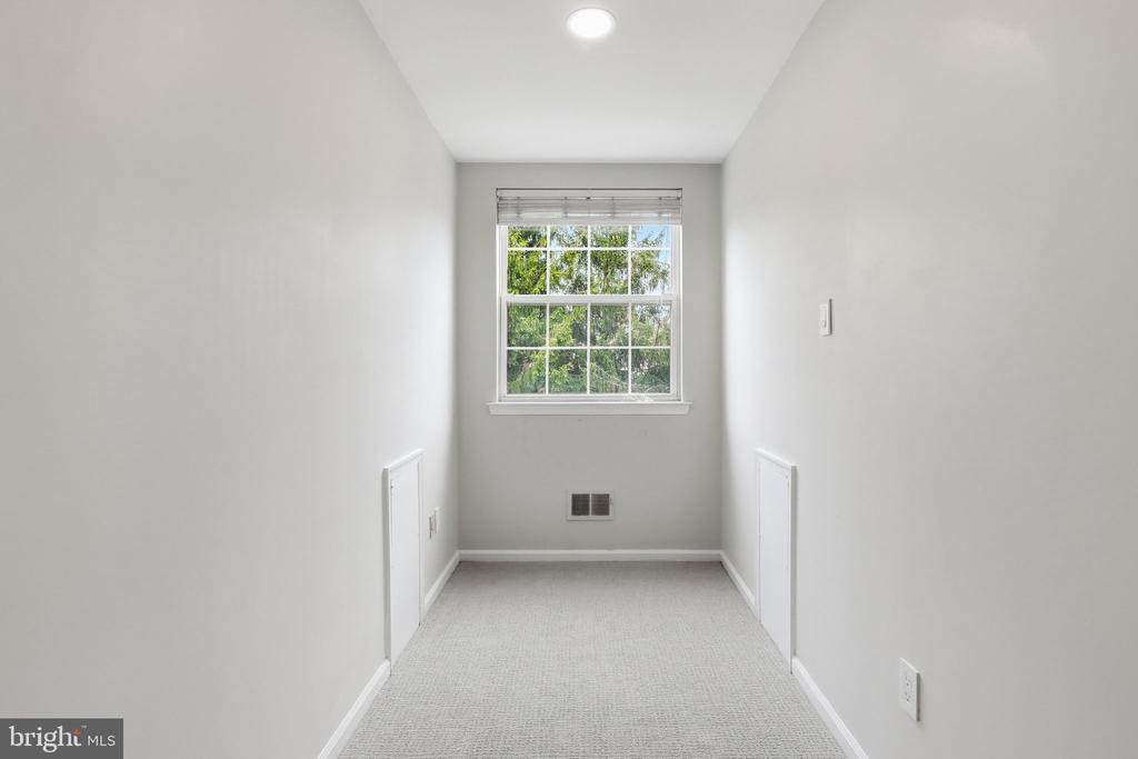 965 ROUNDHOUSE COURT