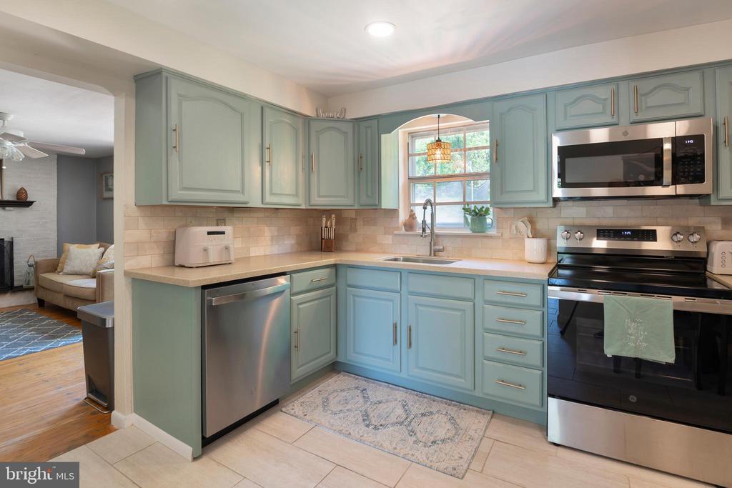 301 DULLES DRIVE