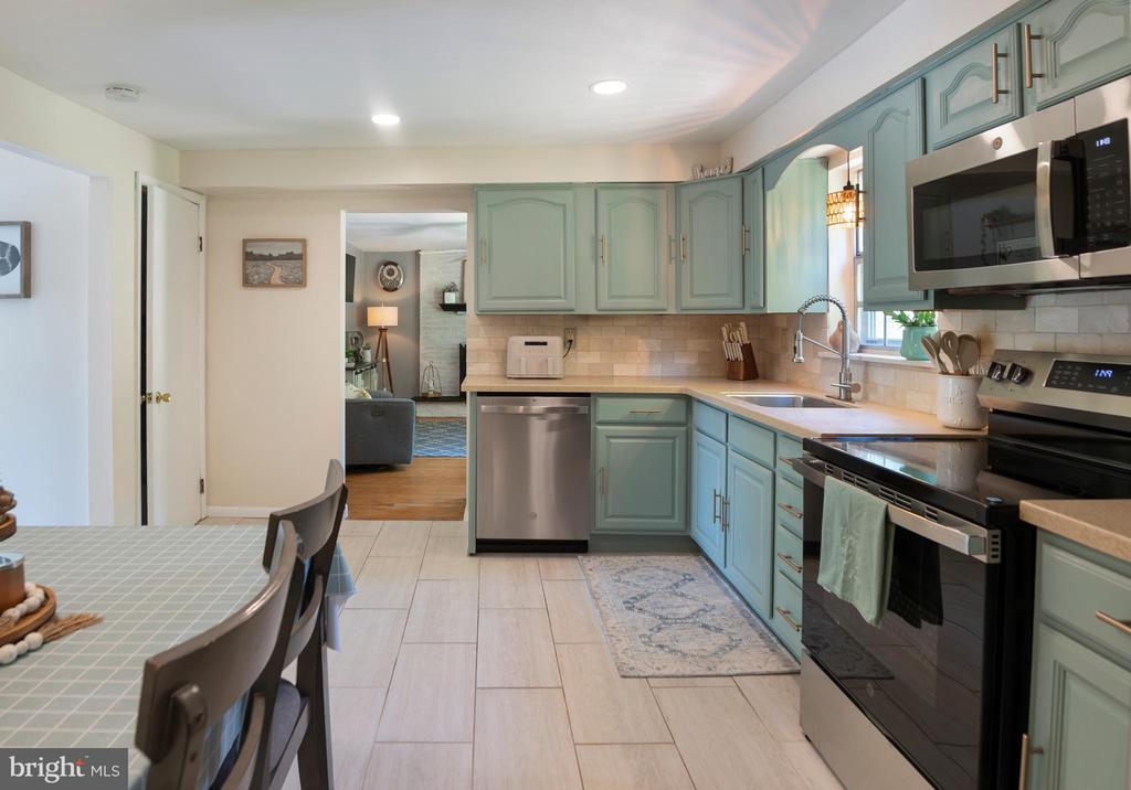 301 DULLES DRIVE