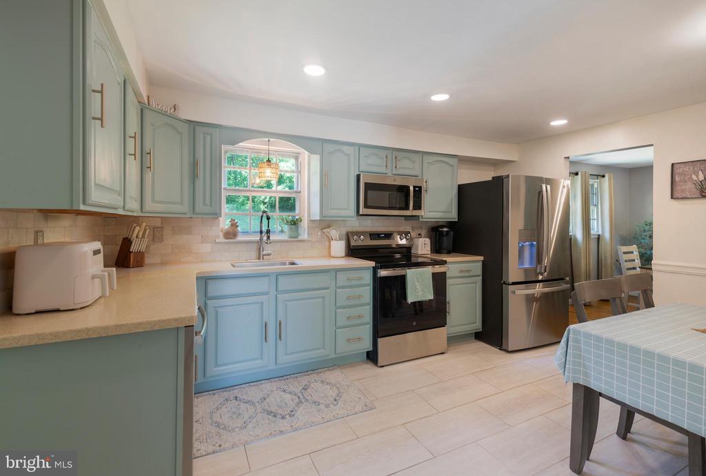 301 DULLES DRIVE