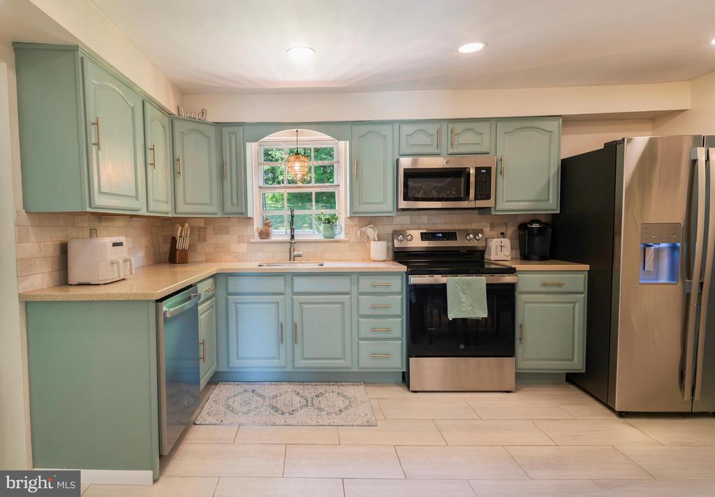 301 DULLES DRIVE