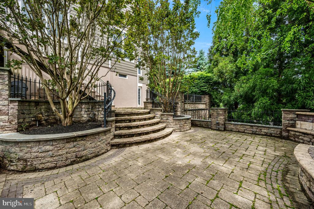 1462 STOCK GRANGE ROAD
