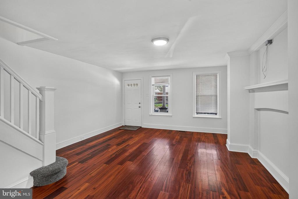 223 N NEW STREET