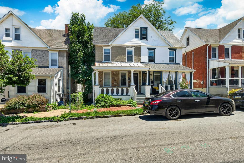 223 N NEW STREET