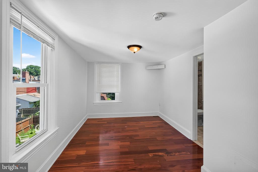 223 N NEW STREET