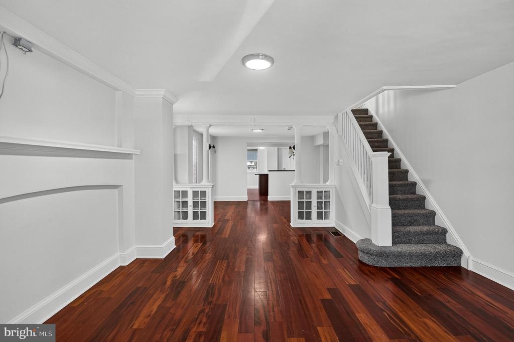 223 N NEW STREET