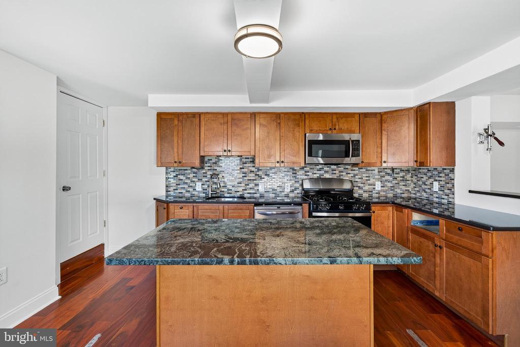 223 N NEW STREET