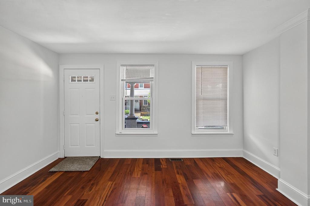 223 N NEW STREET