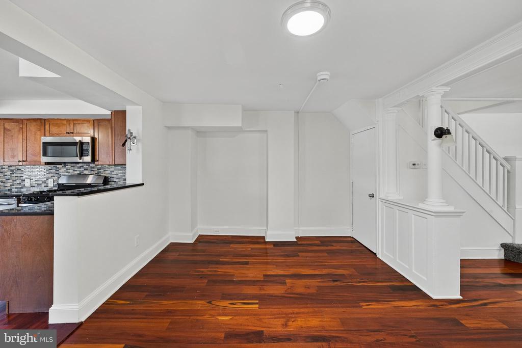 223 N NEW STREET