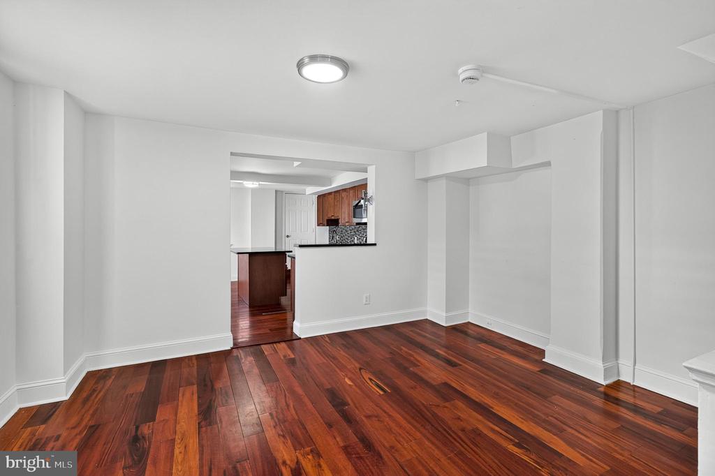 223 N NEW STREET