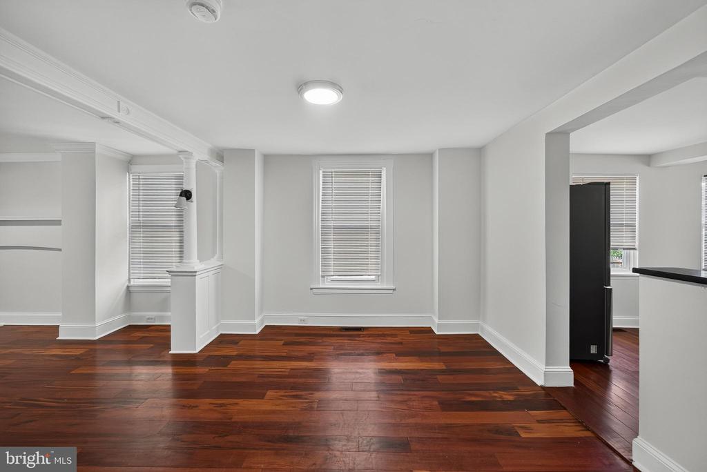 223 N NEW STREET