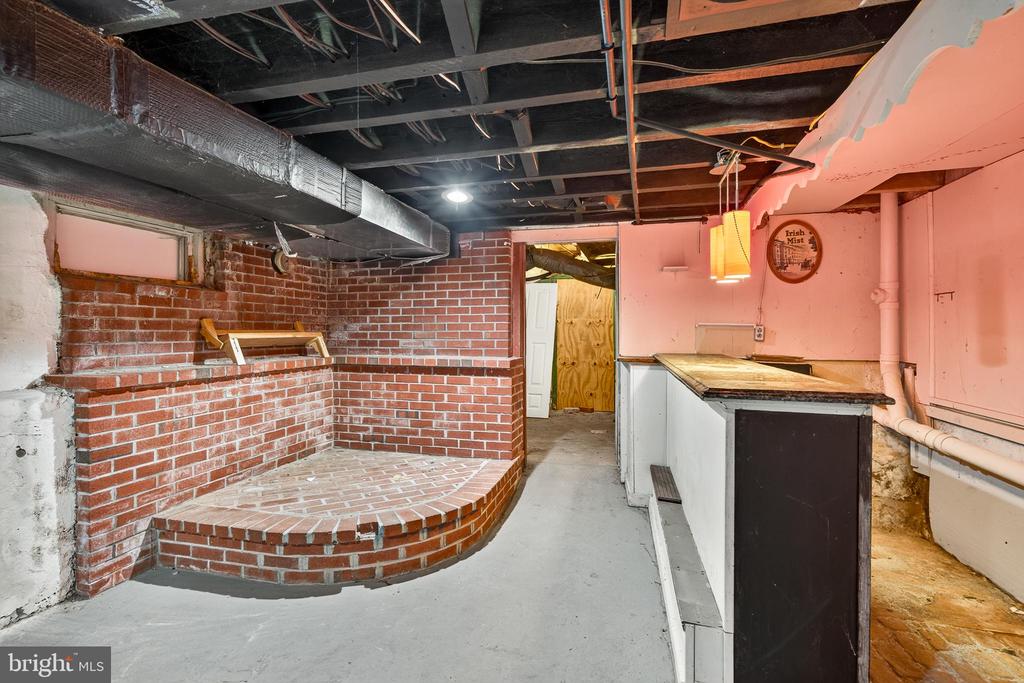 223 N NEW STREET