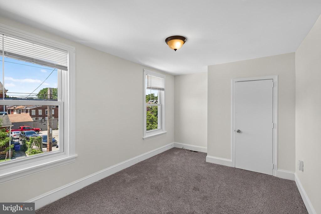 223 N NEW STREET