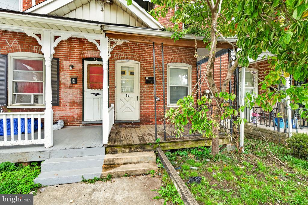 18 W 5TH