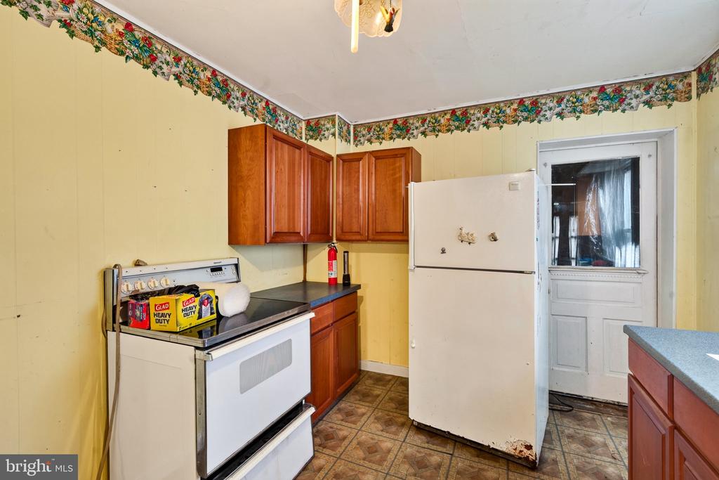 18 W 5TH