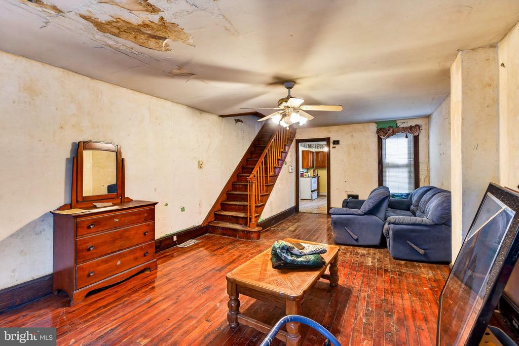 18 W 5TH
