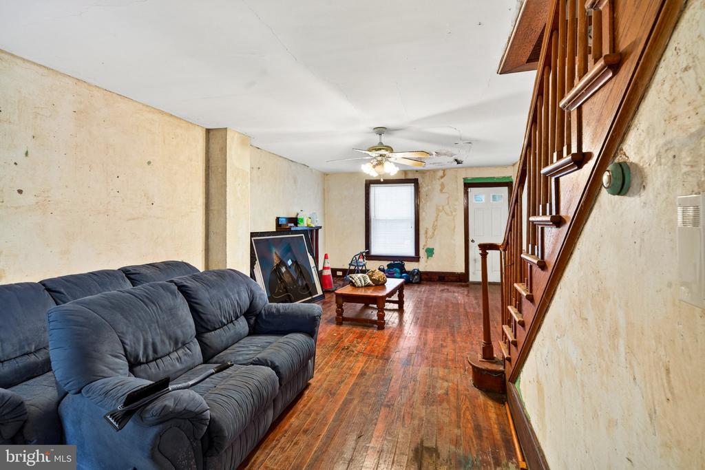 18 W 5TH