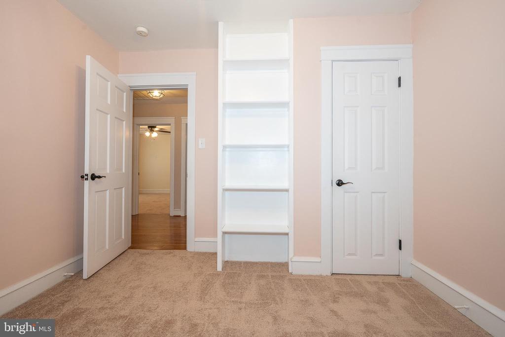 4613 WOODLAND AVENUE