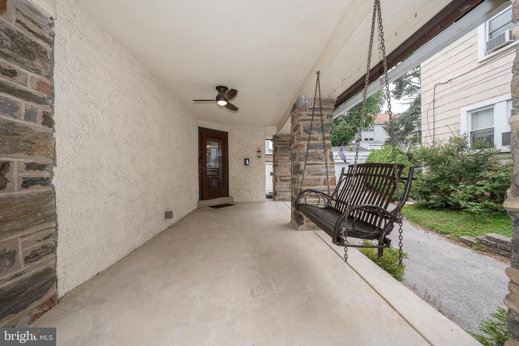 4613 WOODLAND AVENUE
