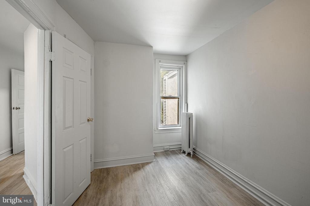 34 N KEYSTONE AVENUE