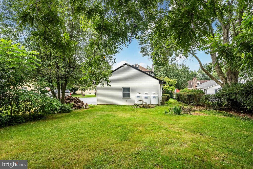 2043 STONECREST DRIVE