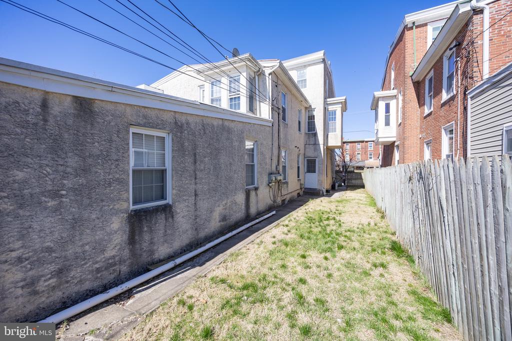 566 STANBRIDGE STREET