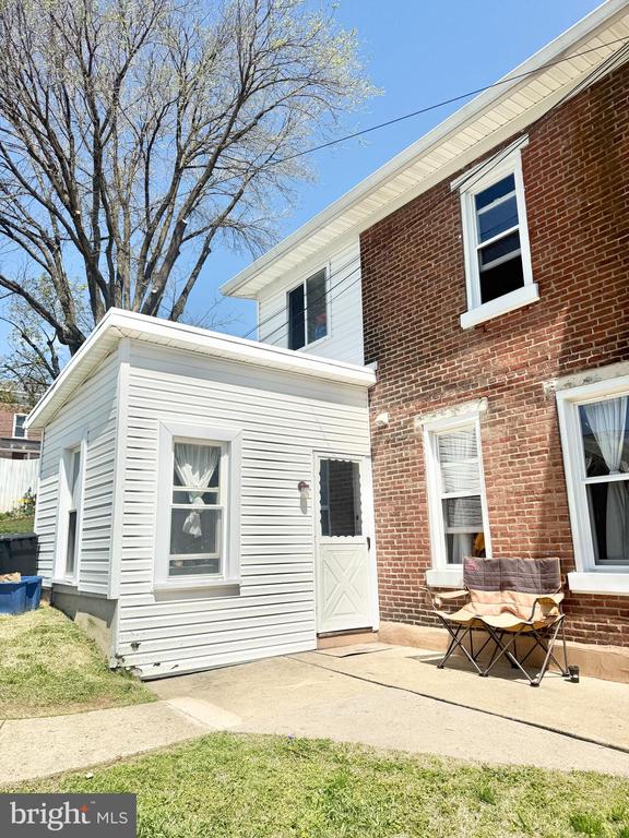 325 MAIN STREET