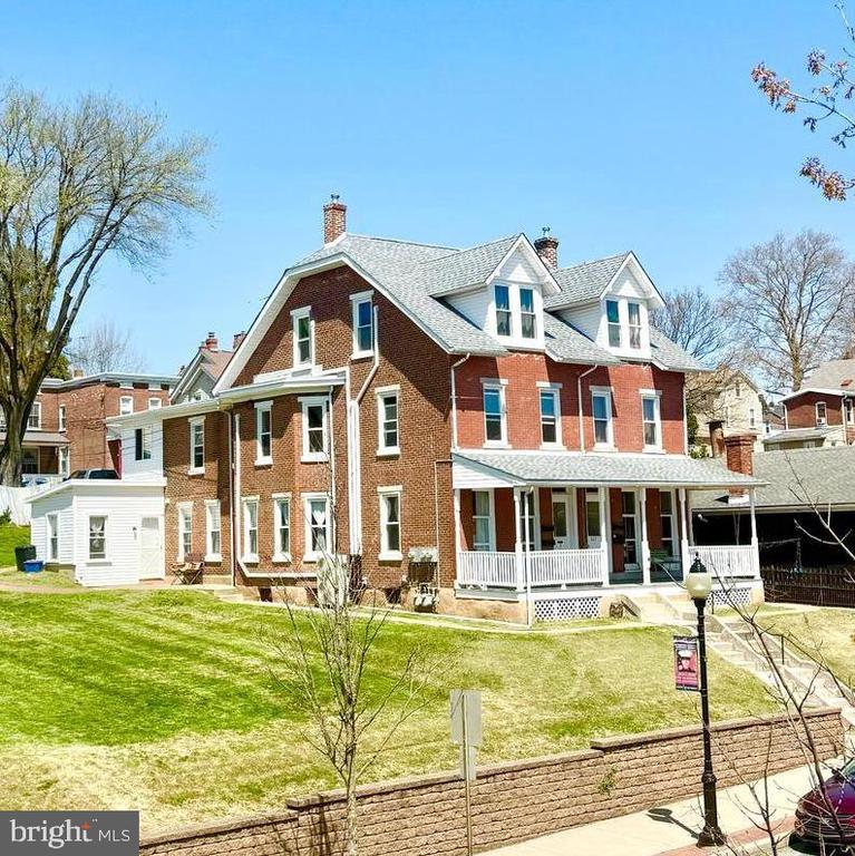 325 MAIN STREET