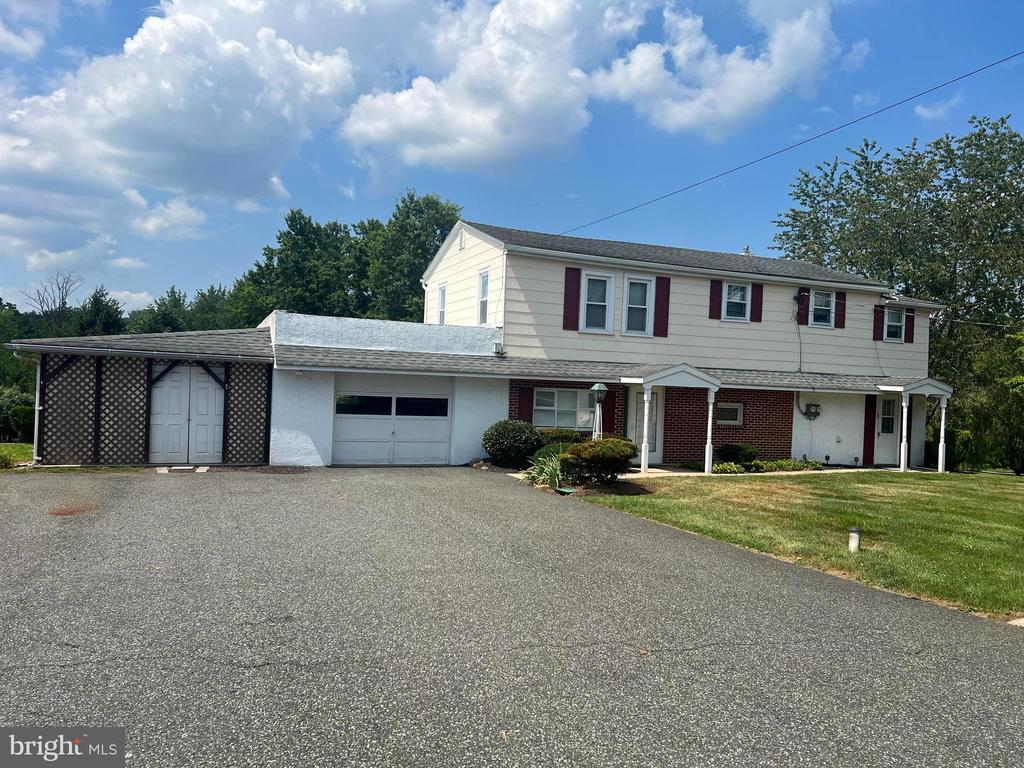 815 GROSSTOWN ROAD