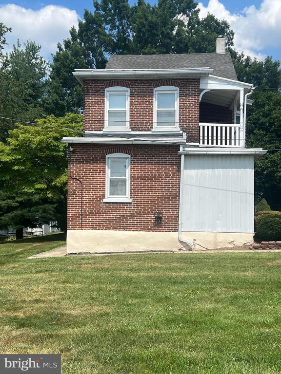 815 GROSSTOWN ROAD