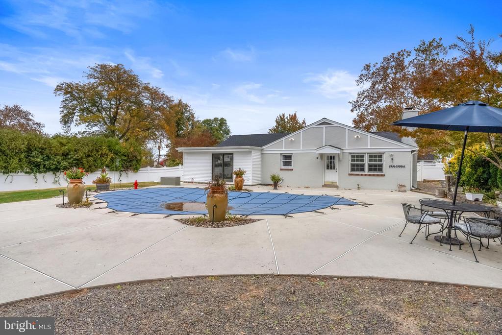 351 RIVERVIEW ROAD