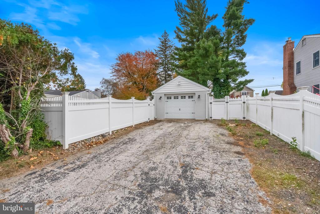 351 RIVERVIEW ROAD