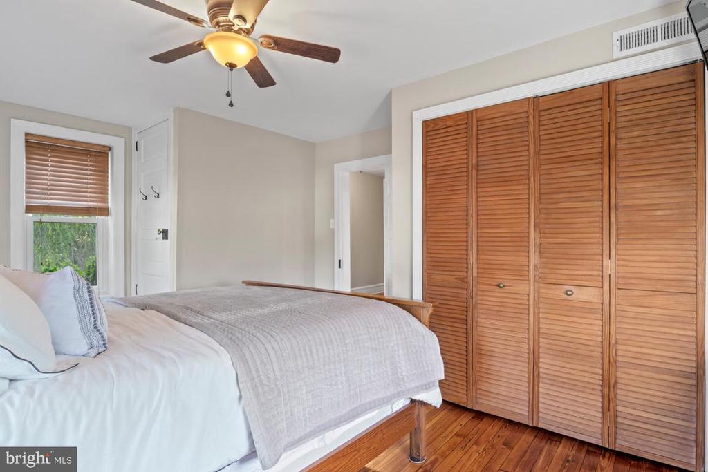 220 S 8TH STREET