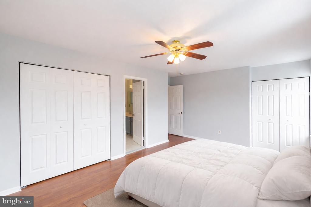 818 TREETOP LANE