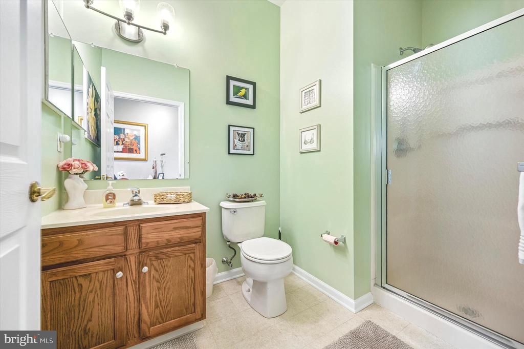 13 STUART DRIVE Unit: 13