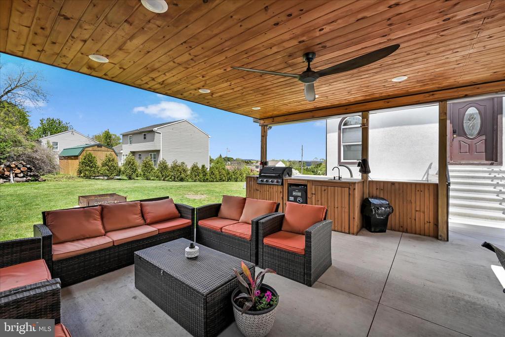 1076 INDIAN COVE