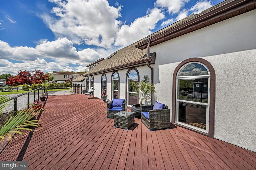 1076 INDIAN COVE
