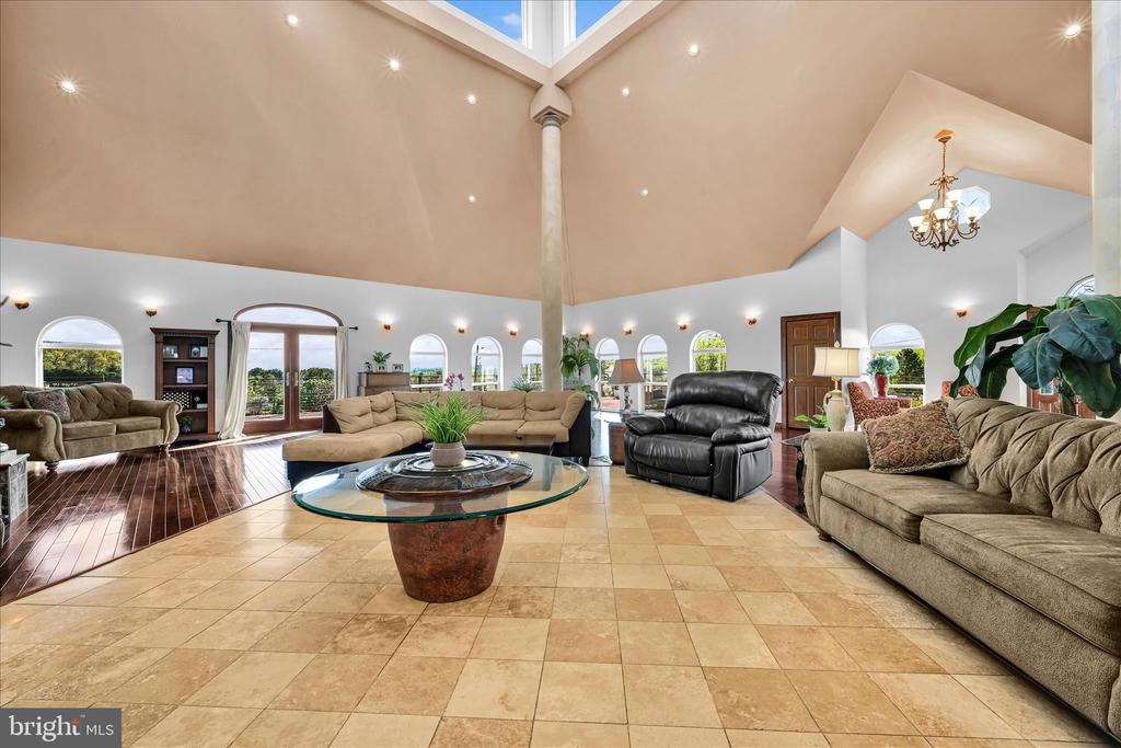 1076 INDIAN COVE