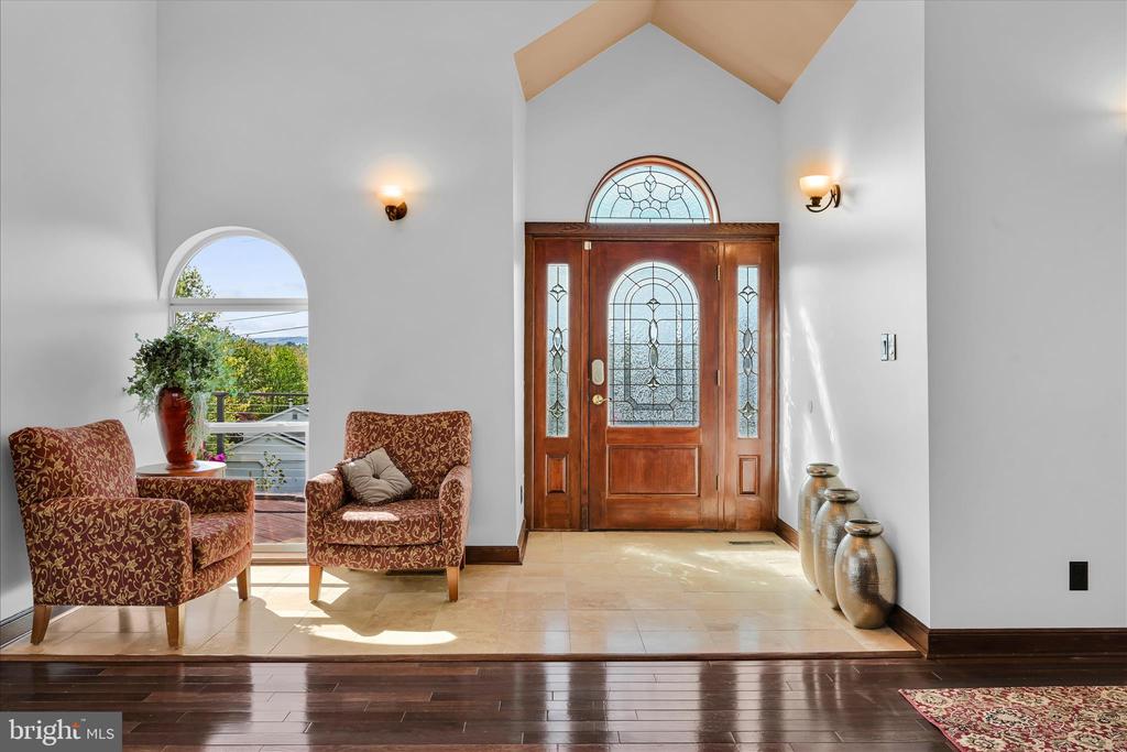 1076 INDIAN COVE