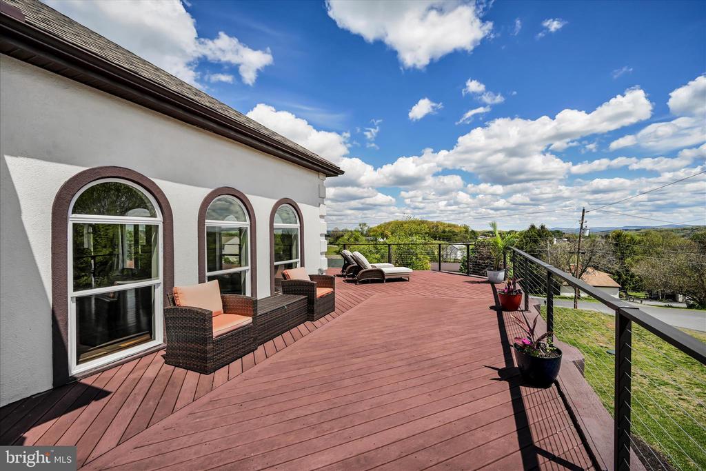 1076 INDIAN COVE