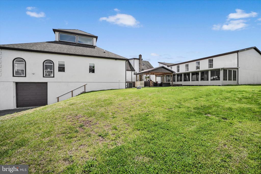 1076 INDIAN COVE