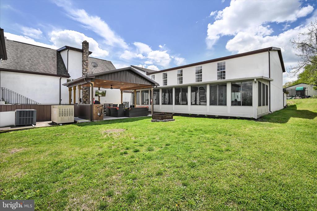 1076 INDIAN COVE