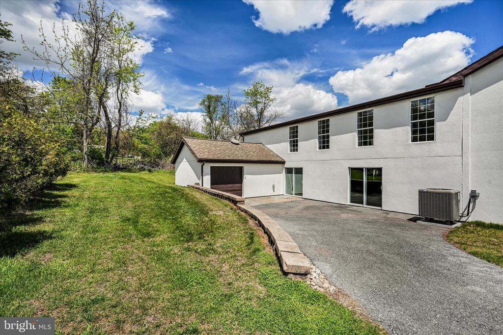 1076 INDIAN COVE