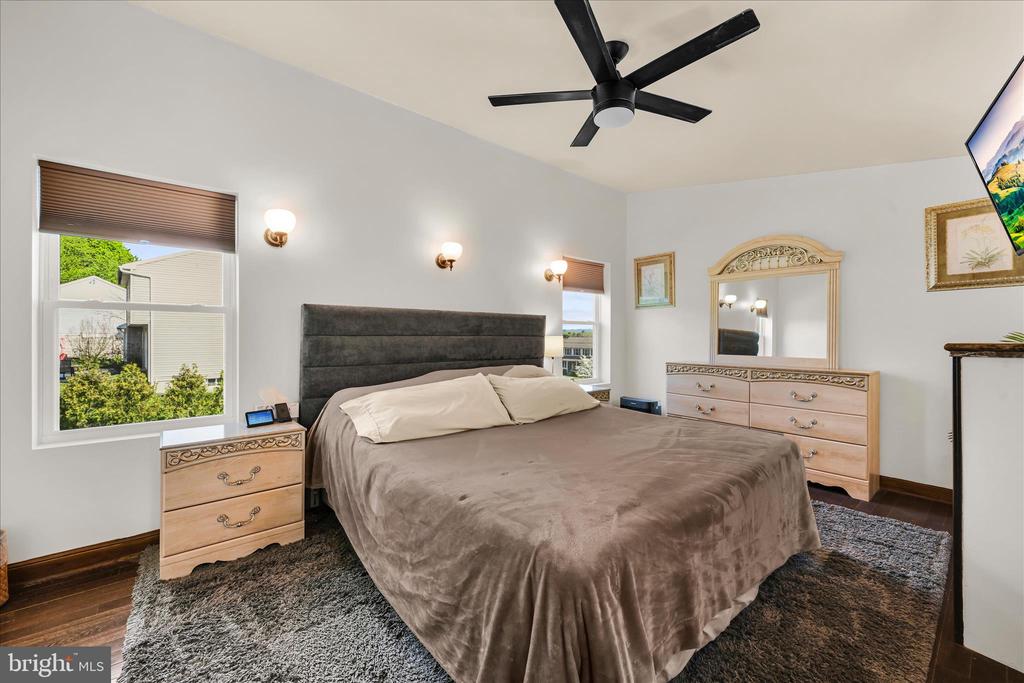 1076 INDIAN COVE
