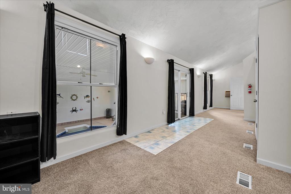 1076 INDIAN COVE