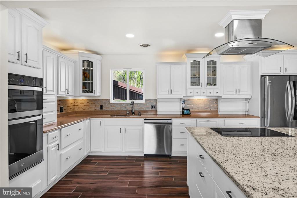 1076 INDIAN COVE